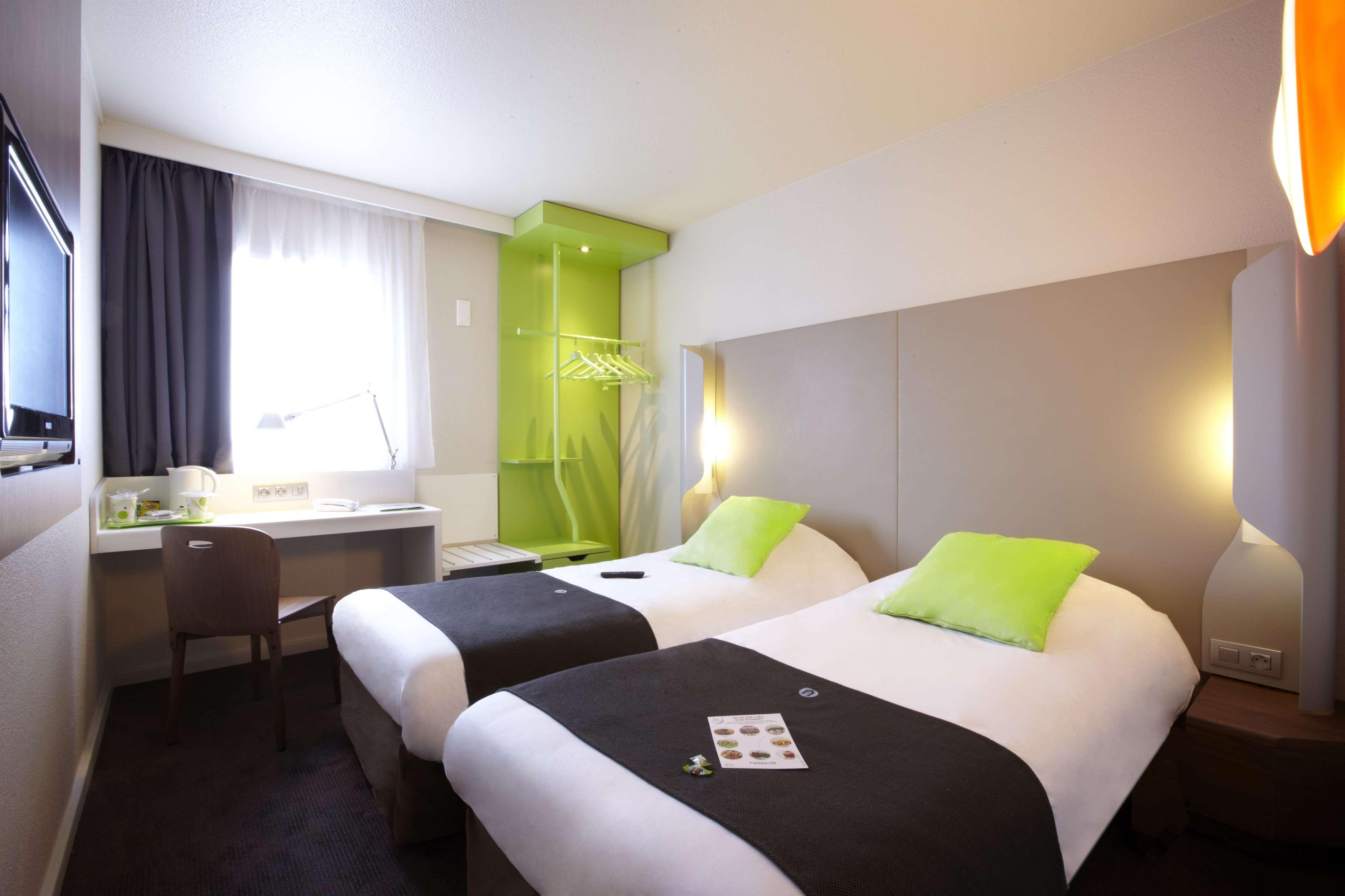 Hotel Campanile Lyon Ouest Tassin Esterno foto
