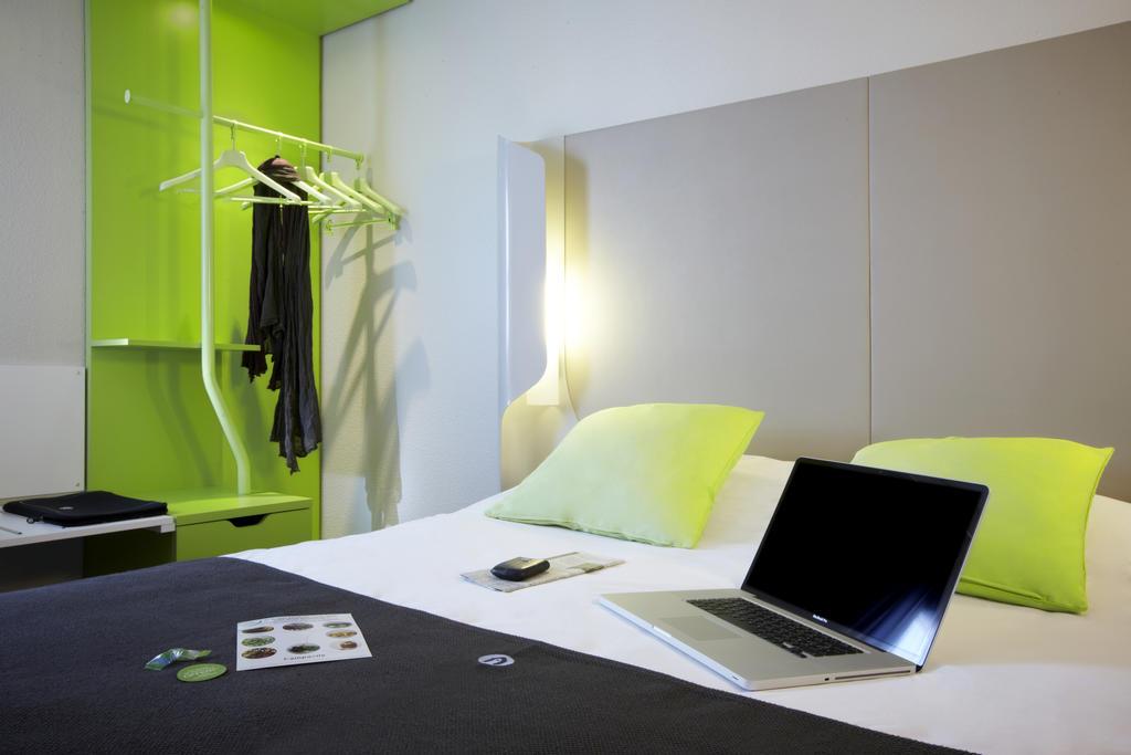 Hotel Campanile Lyon Ouest Tassin Esterno foto