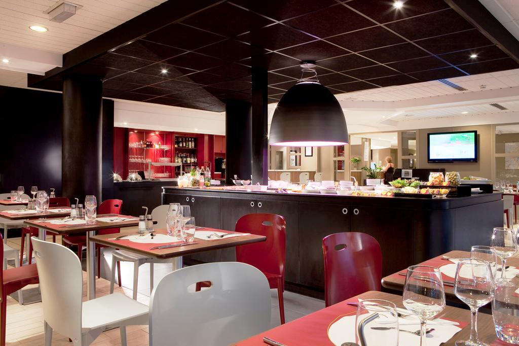 Hotel Campanile Lyon Ouest Tassin Ristorante foto