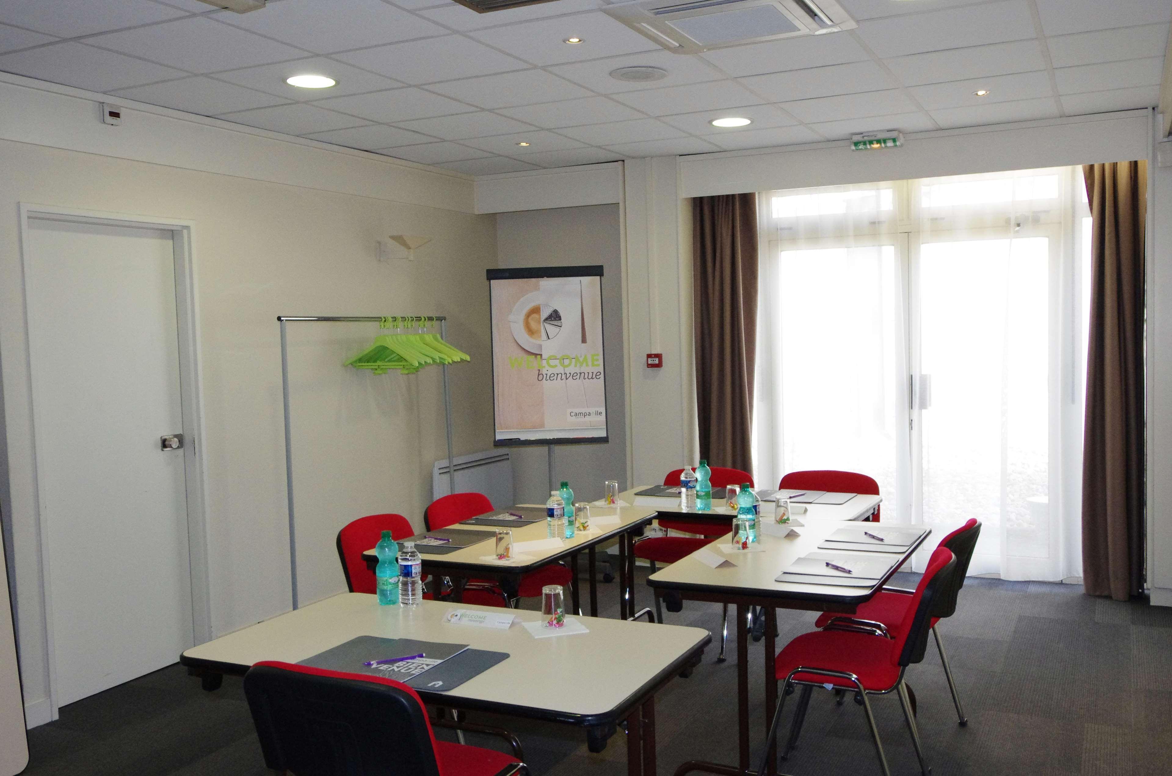 Hotel Campanile Lyon Ouest Tassin Esterno foto