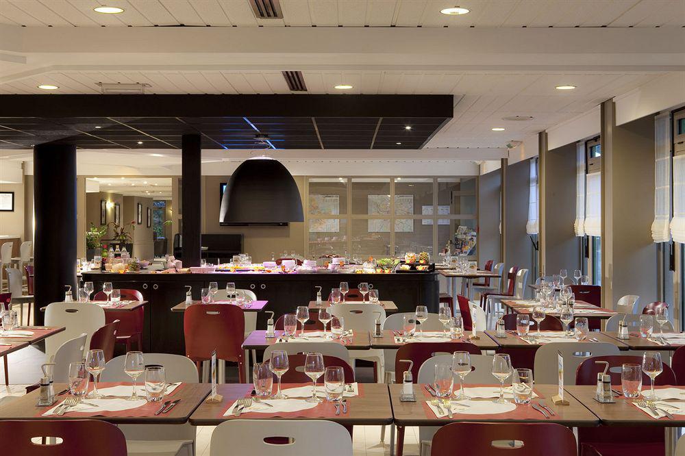 Hotel Campanile Lyon Ouest Tassin Ristorante foto